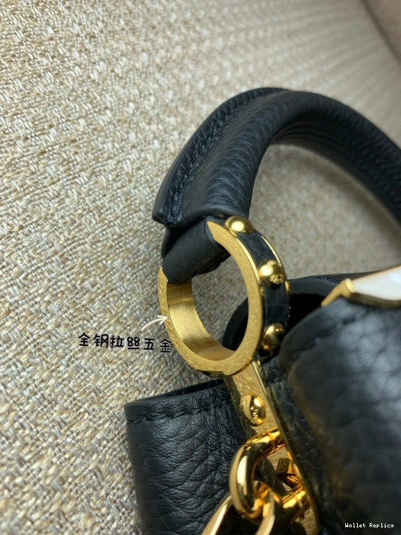 Affordable MINI LOUIS VUITTON CAPUCINES 0819